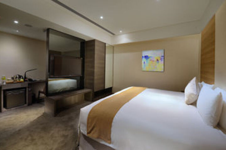 Room 20 of 34
