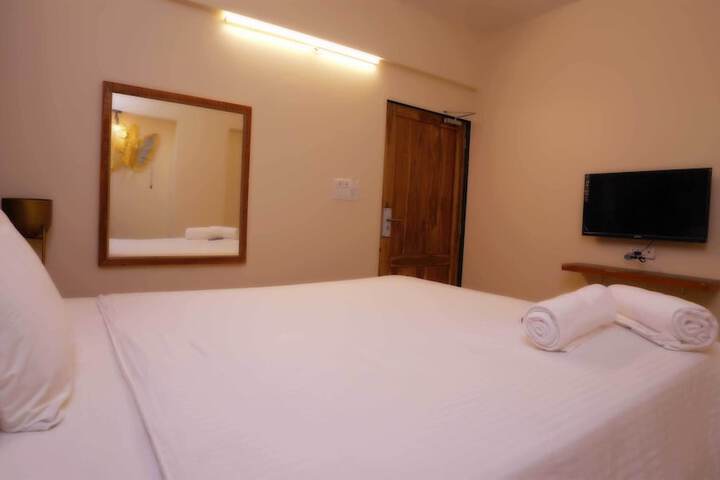 Room 9 of 40