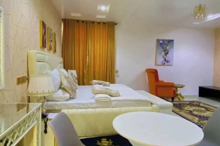 Room 6 of 26