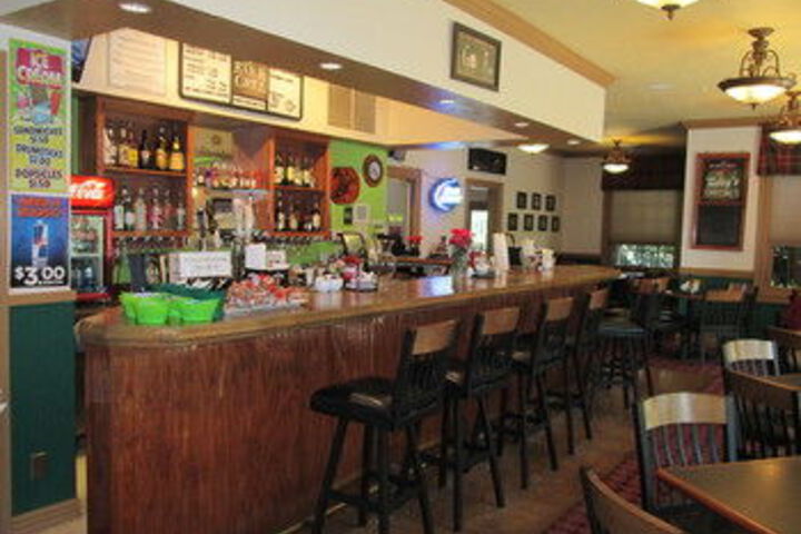 Lounge 24 of 43