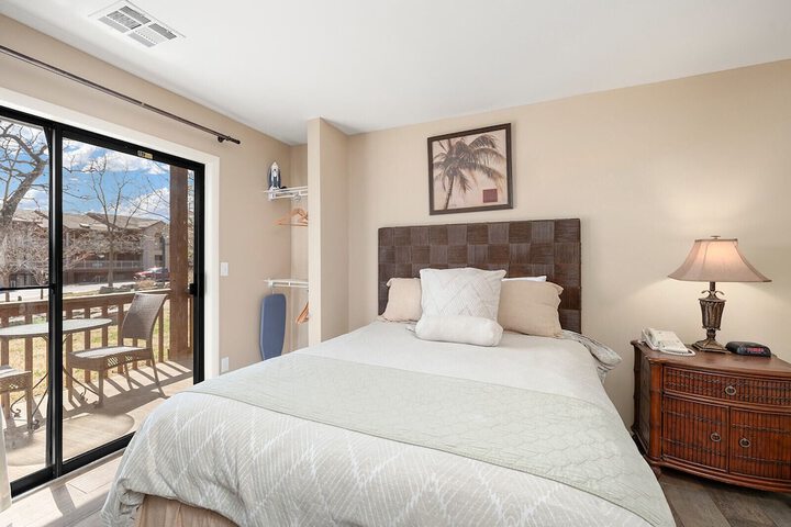 Room 48 of 220