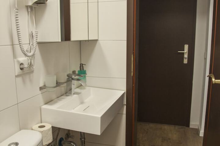 Room 53 of 76