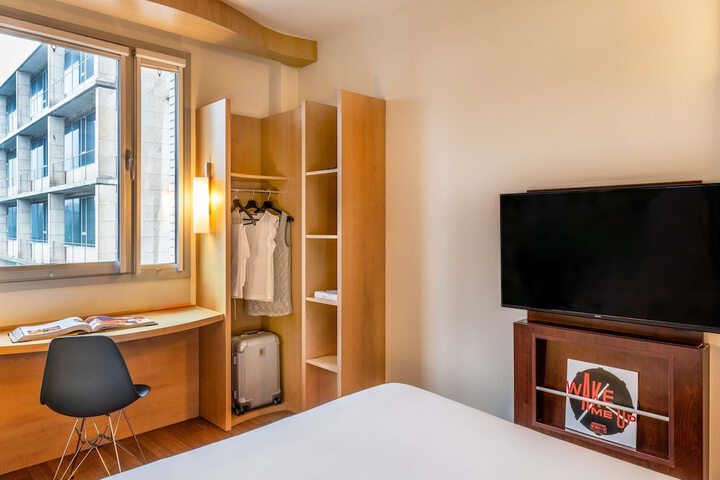 Room 10 of 110