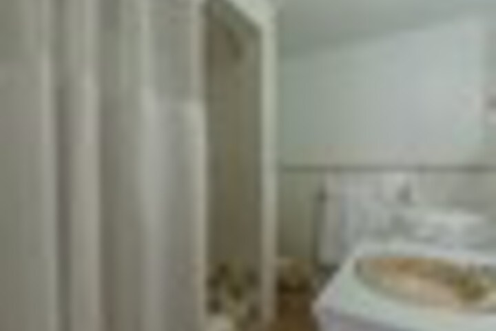 Room 155 of 216