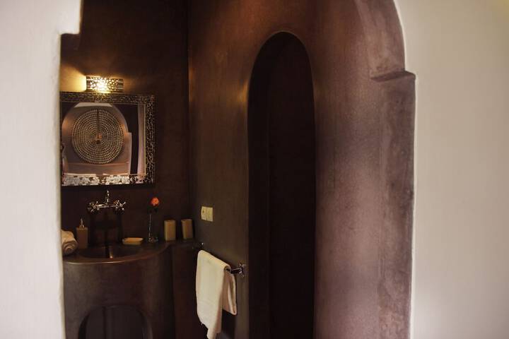 Room 38 of 65