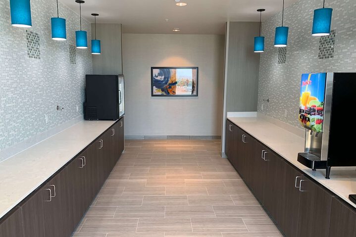 Breakfast/Coffee Service 36 of 46