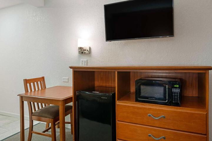 2 Double Beds (11 of 12)