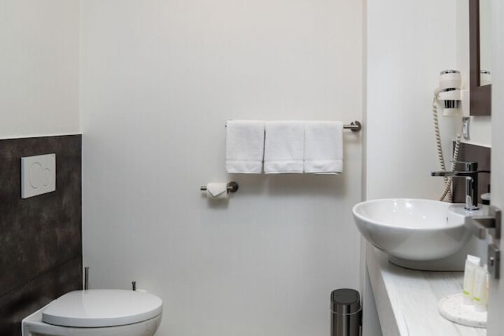 Room 60 of 82