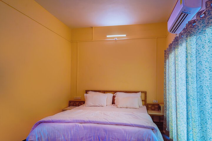 Room 3 of 43