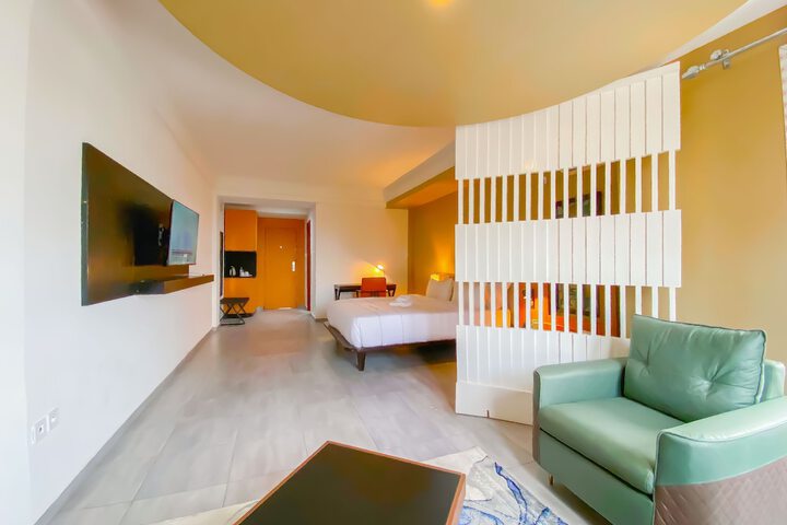 Room 12 of 22