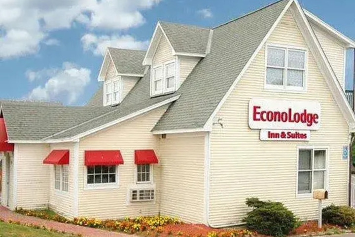 Photo of ECONO LODGE INN & SUITES
