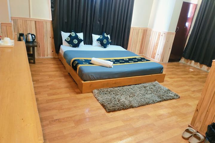 Room 6 of 34