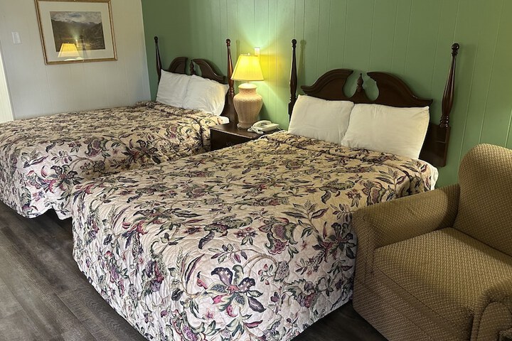 Deluxe 2 Double Beds (5 of 8)