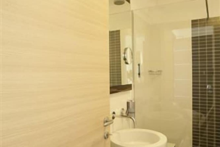 Room 14 of 26