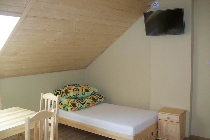 Room 7 of 32