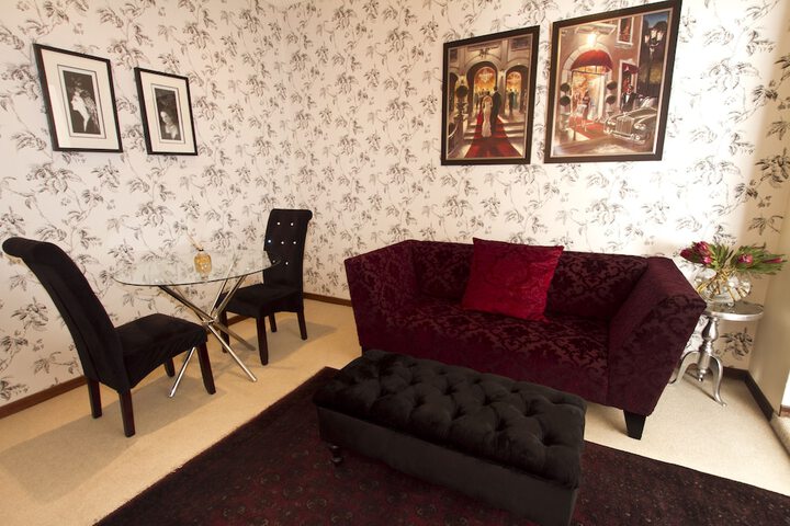 Room 3 of 68