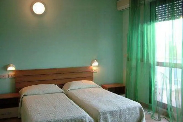 Room 3 of 8