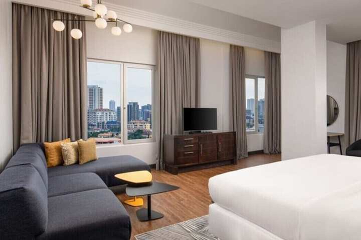 Room 27 of 87