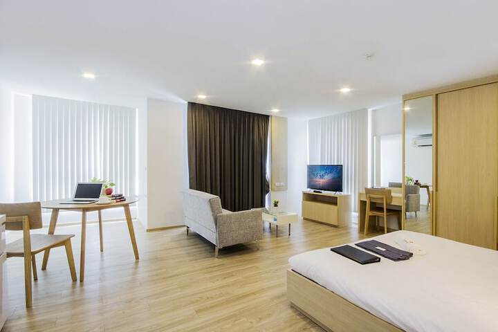 Room 16 of 33