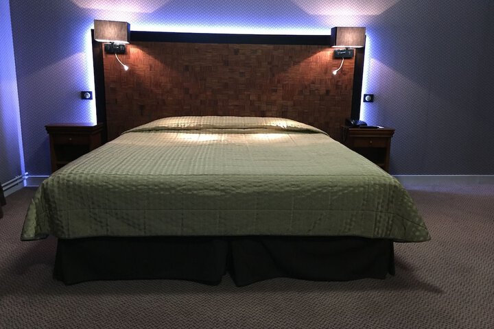 Room 16 of 79
