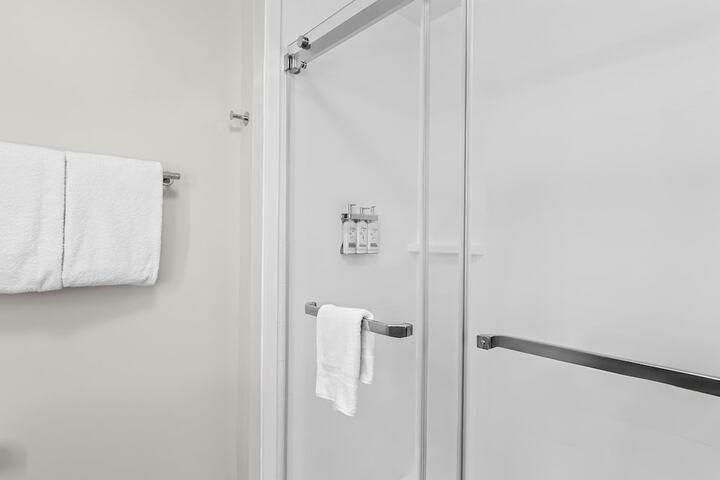 Room 17 of 40