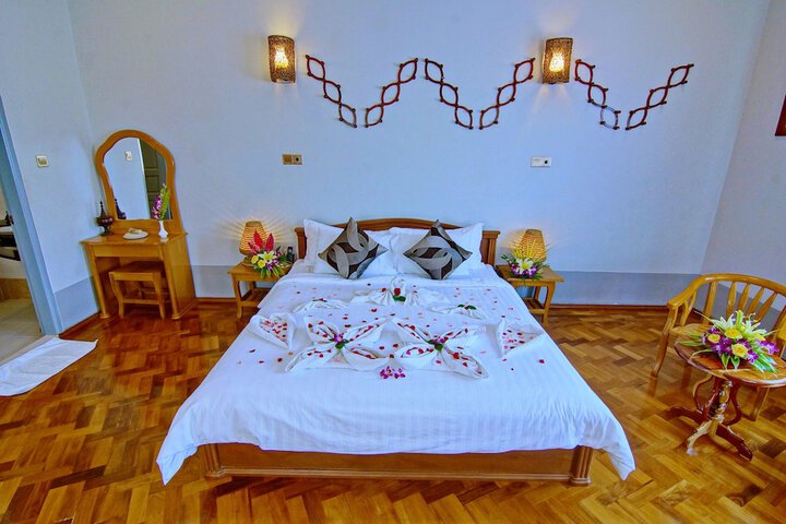 Room 4 of 79
