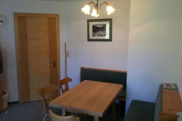 Room 3 of 21
