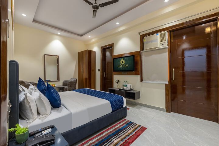 Room 18 of 28