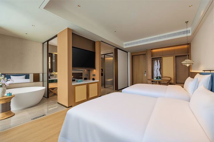 Room 10 of 51