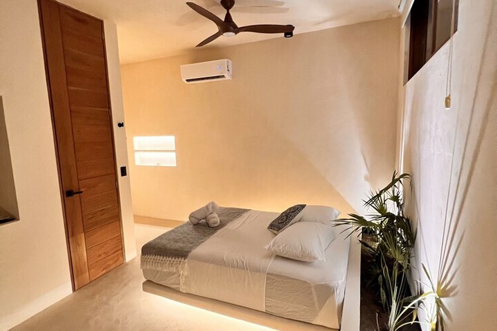 Room 15 of 90