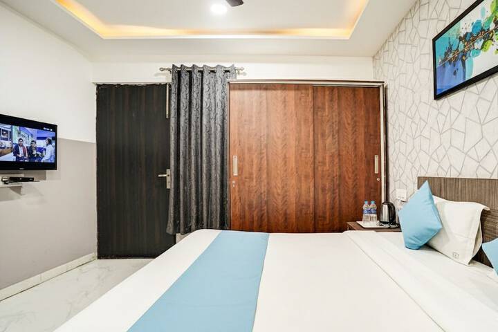 Room 9 of 35