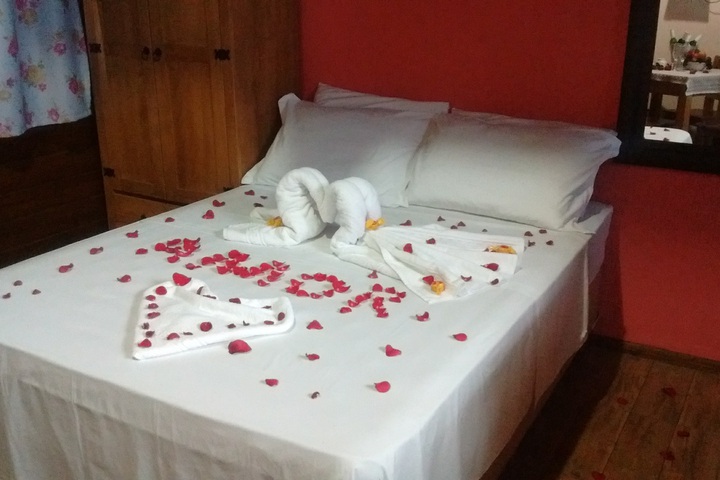 Room 4 of 33