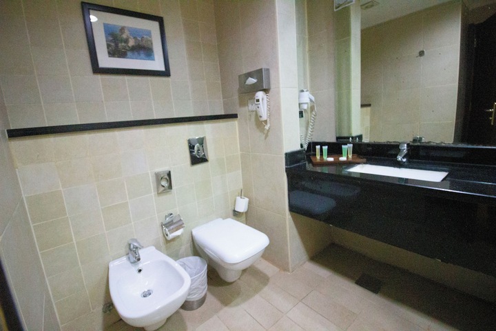 Room 18 of 29