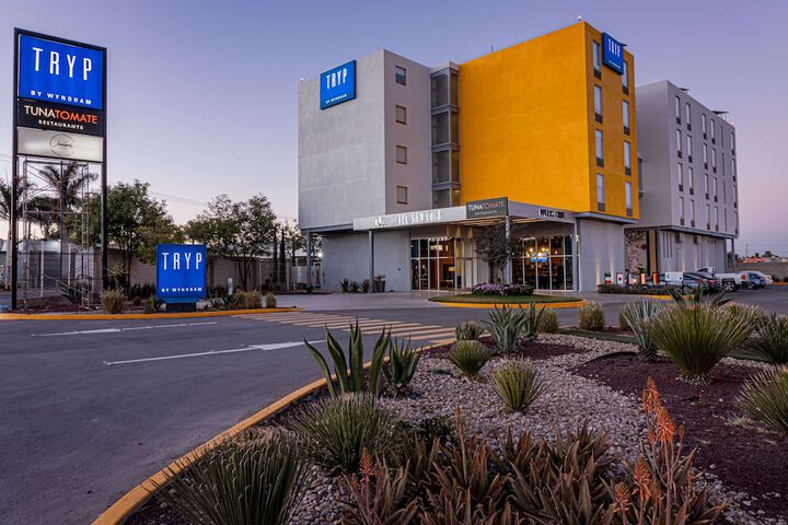 Exterior of TRYP by Wyndham San Luis Potosi Hotel & Suites