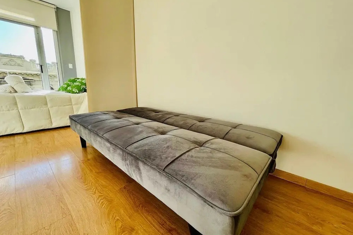 Room 2 of 10