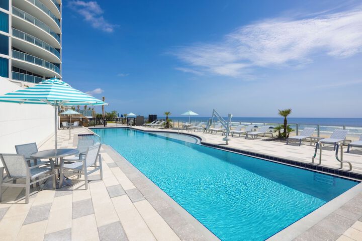 Exercise/lap pool