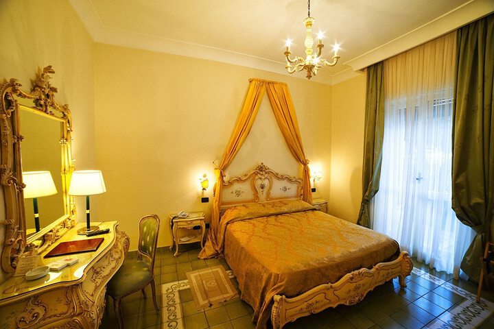 Room 22 of 67