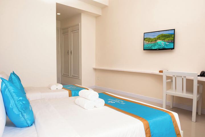 Room 2 of 23