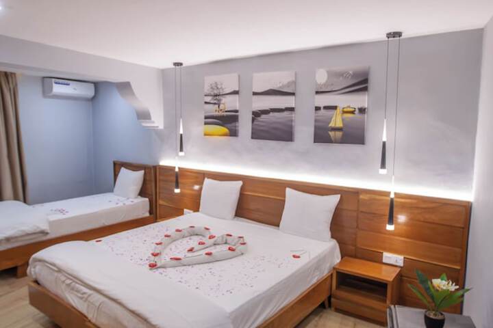 Room 9 of 35