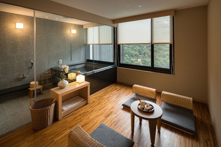 Room 16 of 51