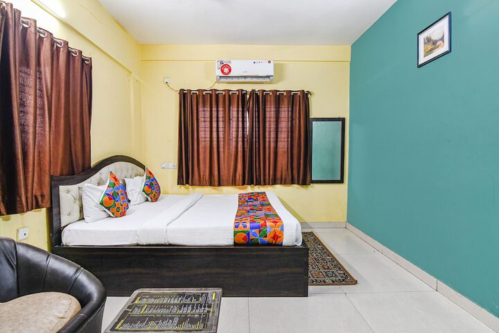 Room 6 of 18