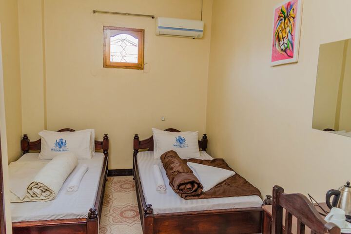 Room 16 of 18