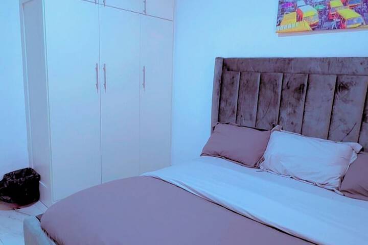 Room 8 of 34