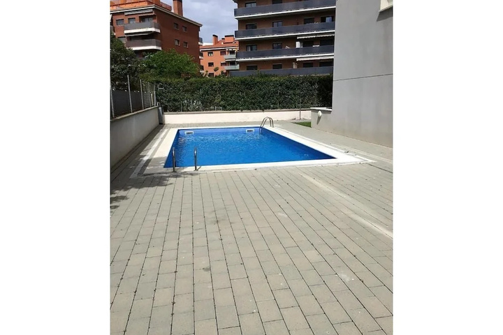 Pool 10 of 18