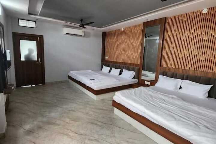 Room 4 of 19