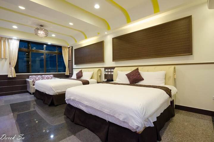 Room 8 of 31