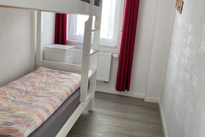 Room 6 of 44
