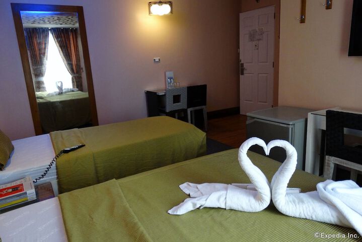 Room 51 of 104