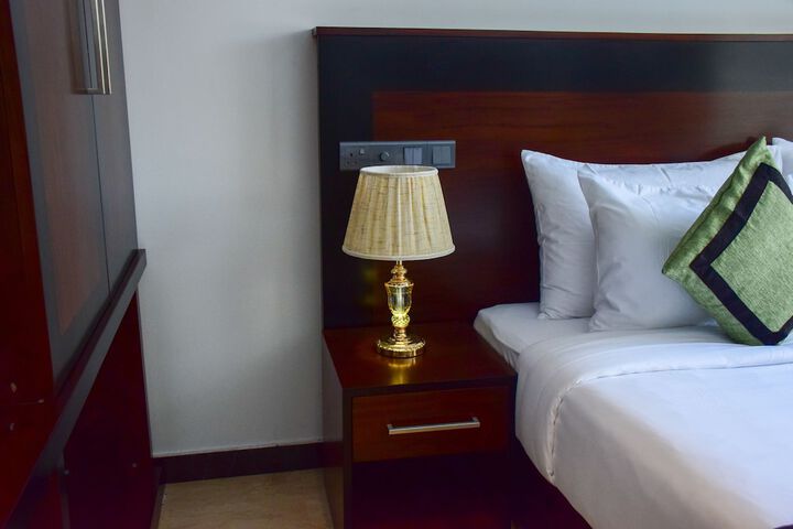 Room 8 of 73