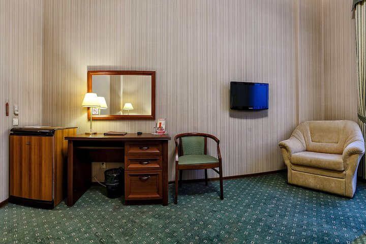 Room 18 of 49